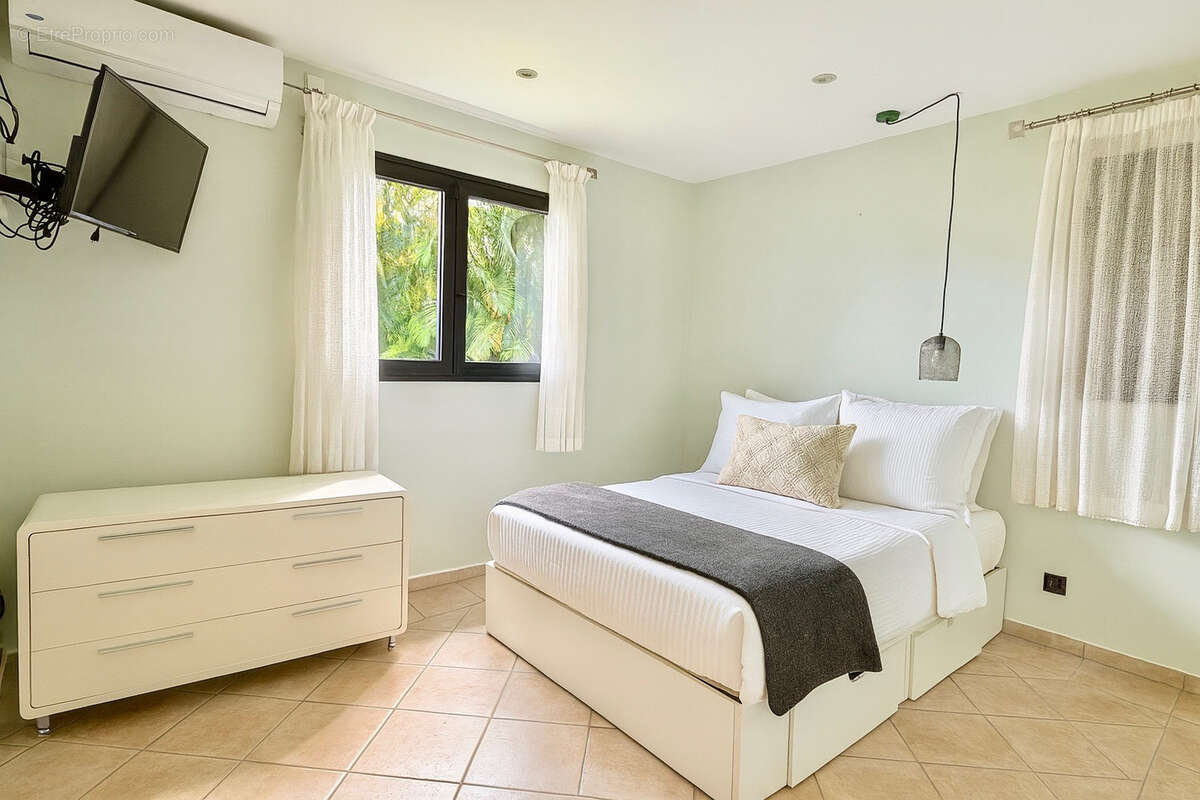 Maison à PETIT-BOURG