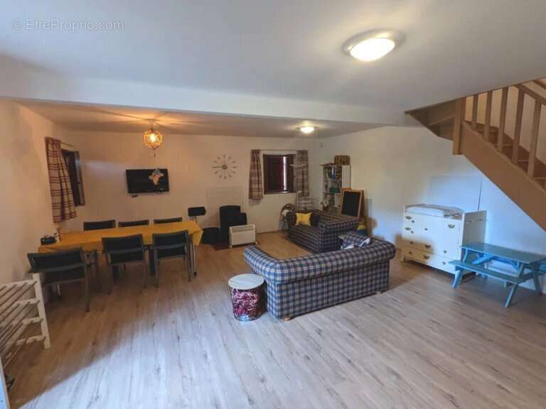 Maison à VICQ-EXEMPLET