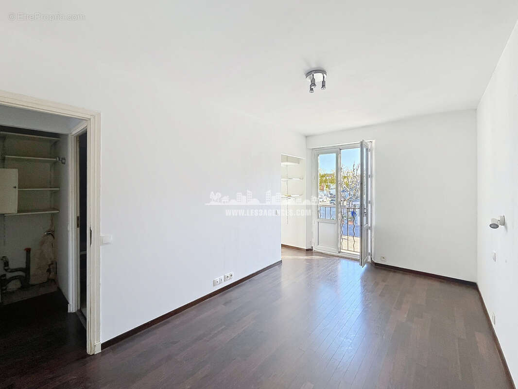 Appartement à COGOLIN