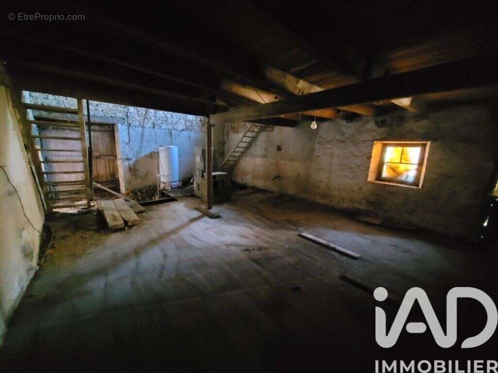 Maison 175 m² à Saint-Lin  - photo 6