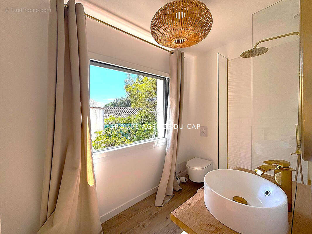 Maison à LES ISSAMBRES