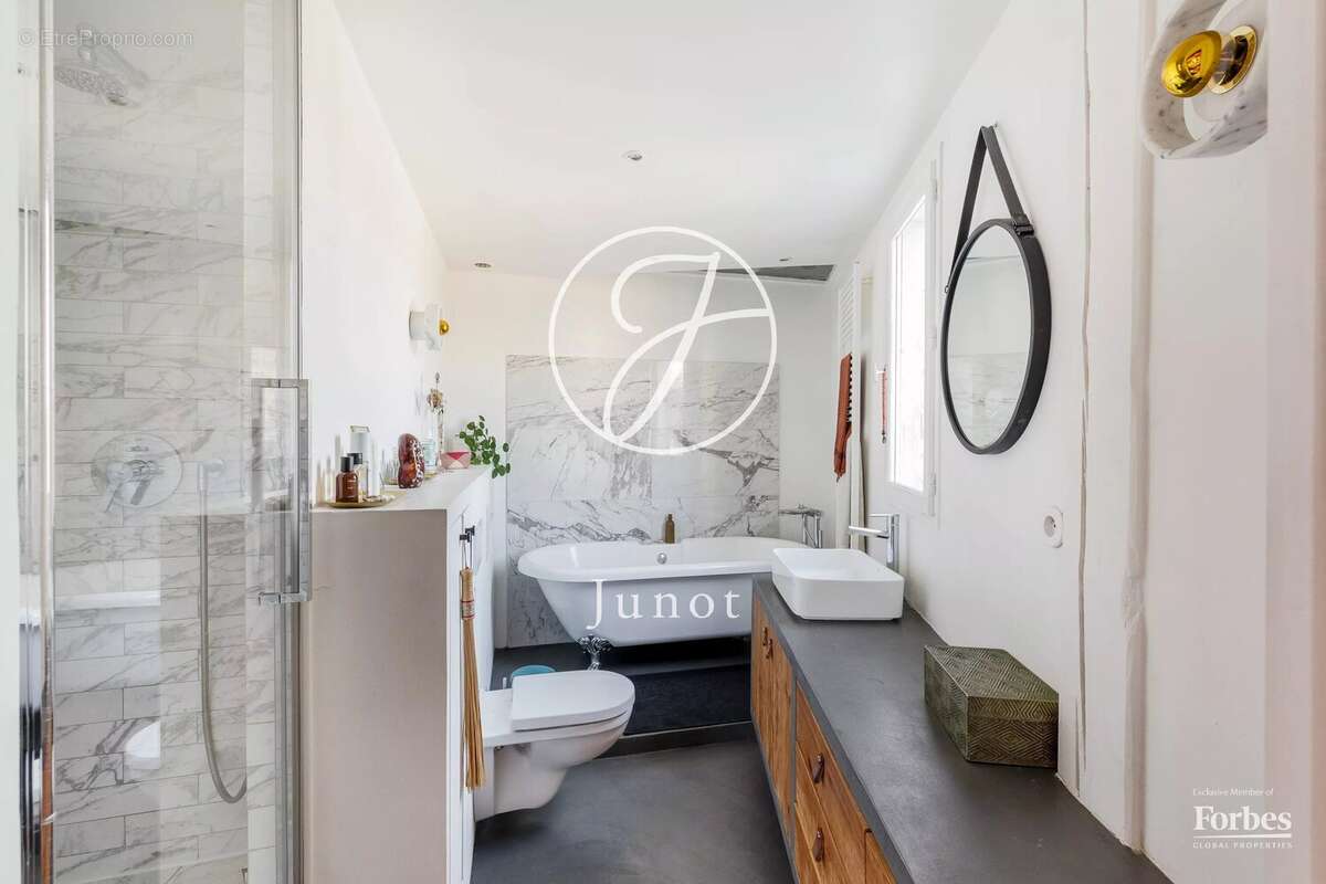 Appartement à PARIS-9E