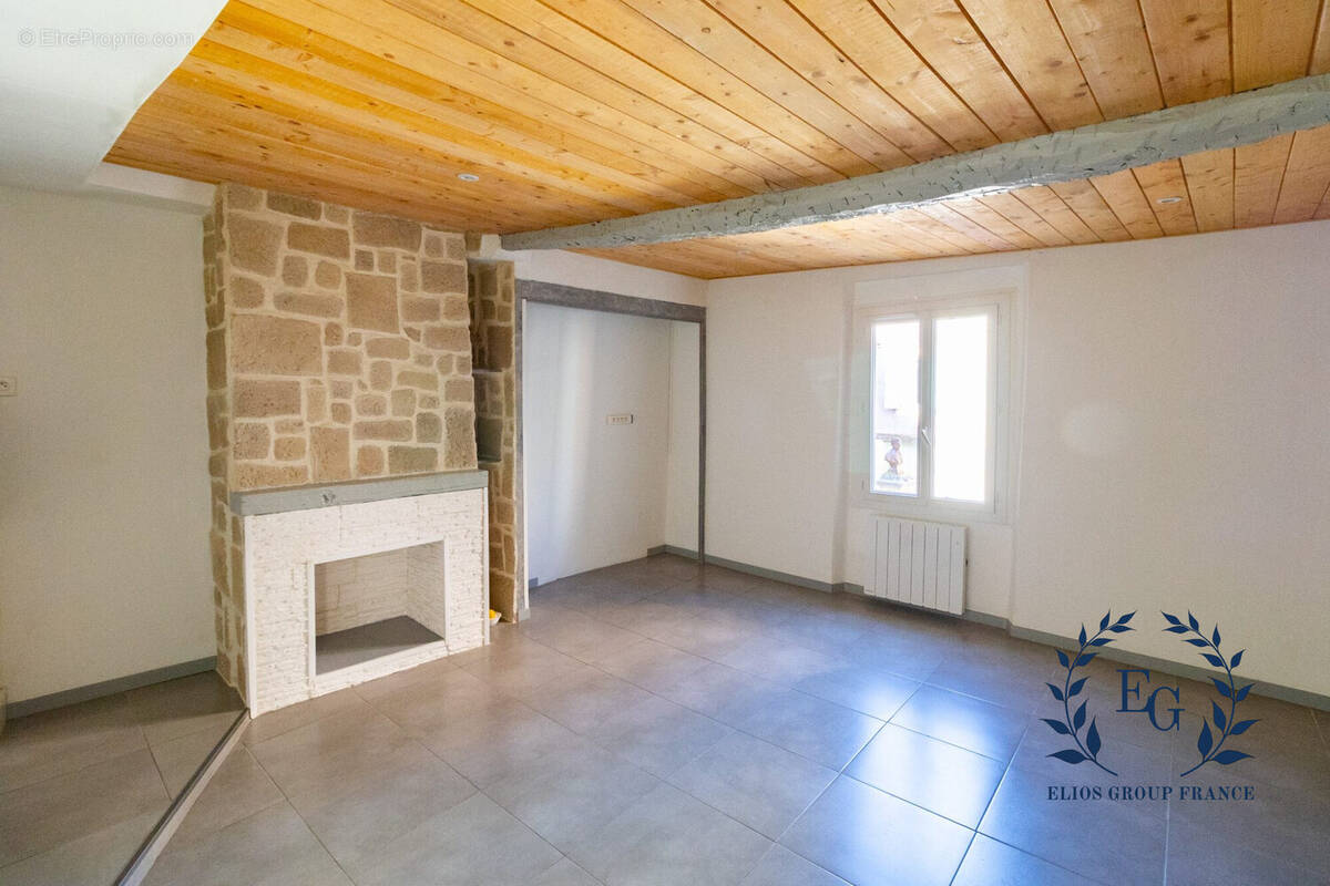 Maison à VARAGES