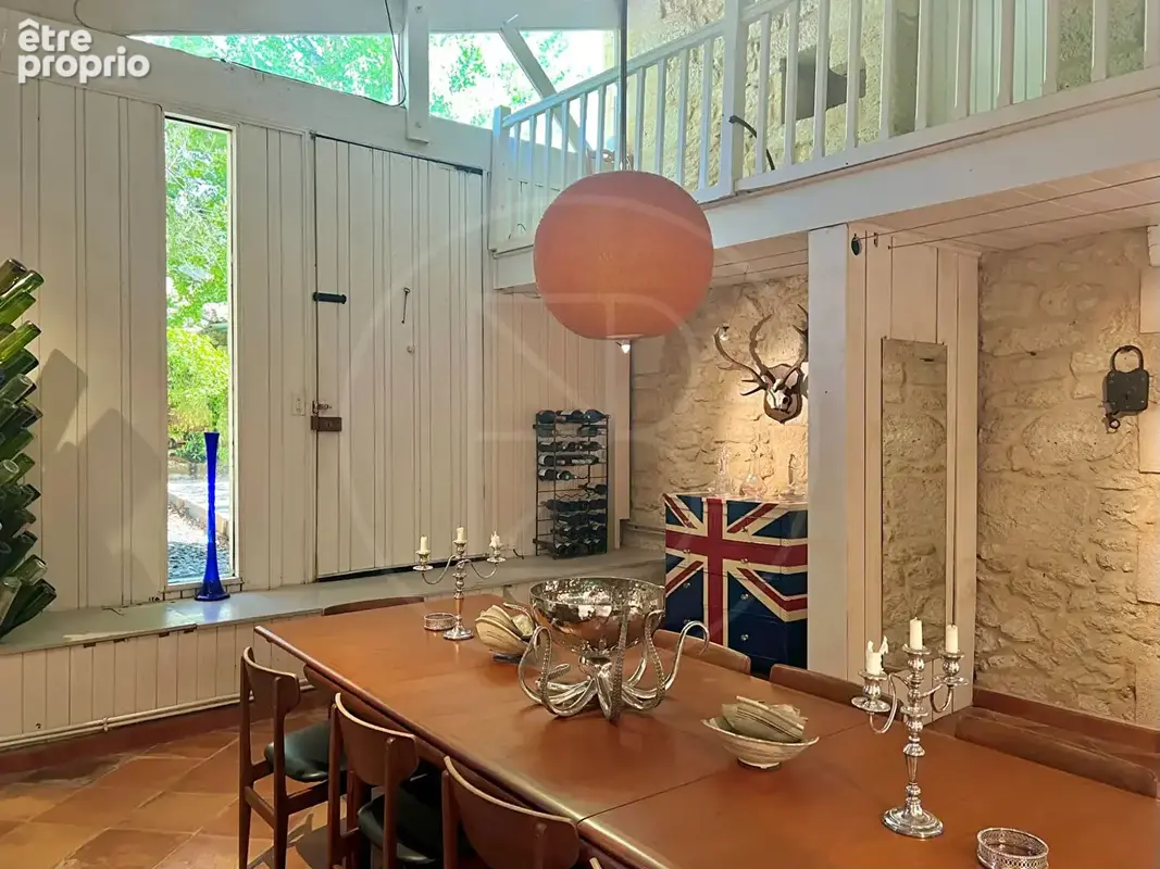 Maison en pierre rénovée avec annexe, piscine et étang privé - photo 8