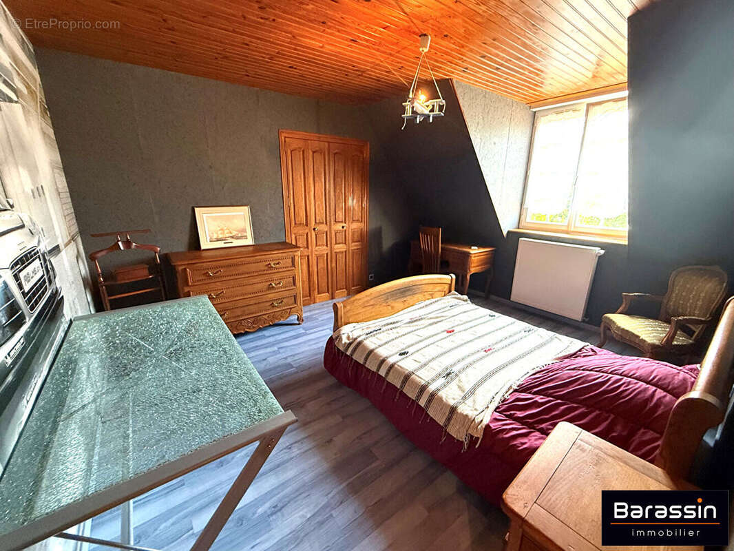 Maison 218 m² à Monthuchon  - photo 11
