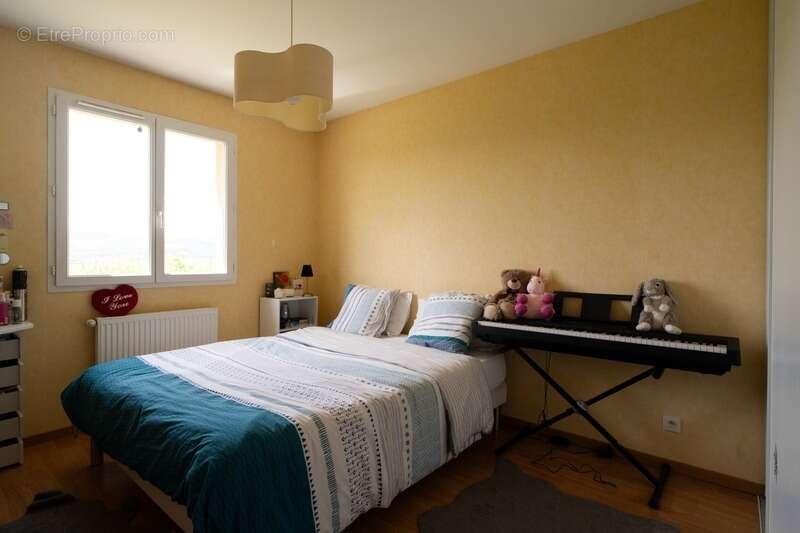 Maison à CHEVAGNY-LES-CHEVRIERES