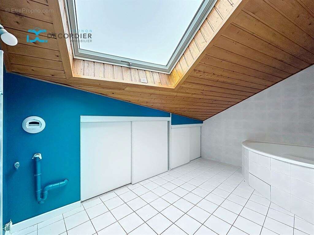 Thonon-les-Bains : T2 entièrement rénové - photo 12