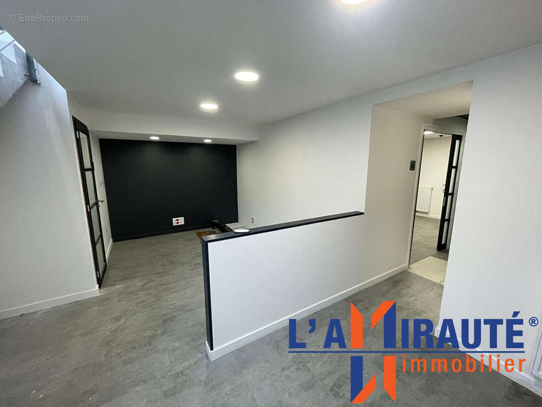 Commerce à SARTROUVILLE