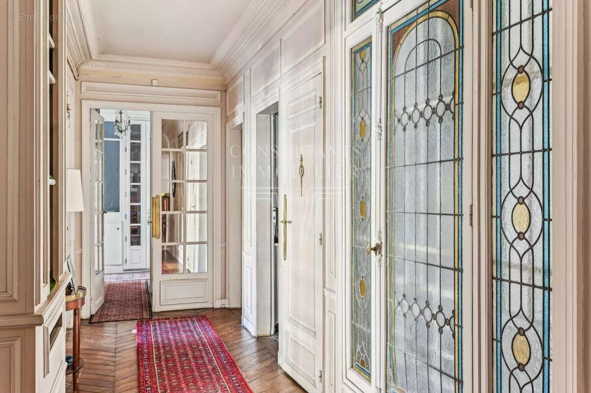 Appartement à PARIS-17E