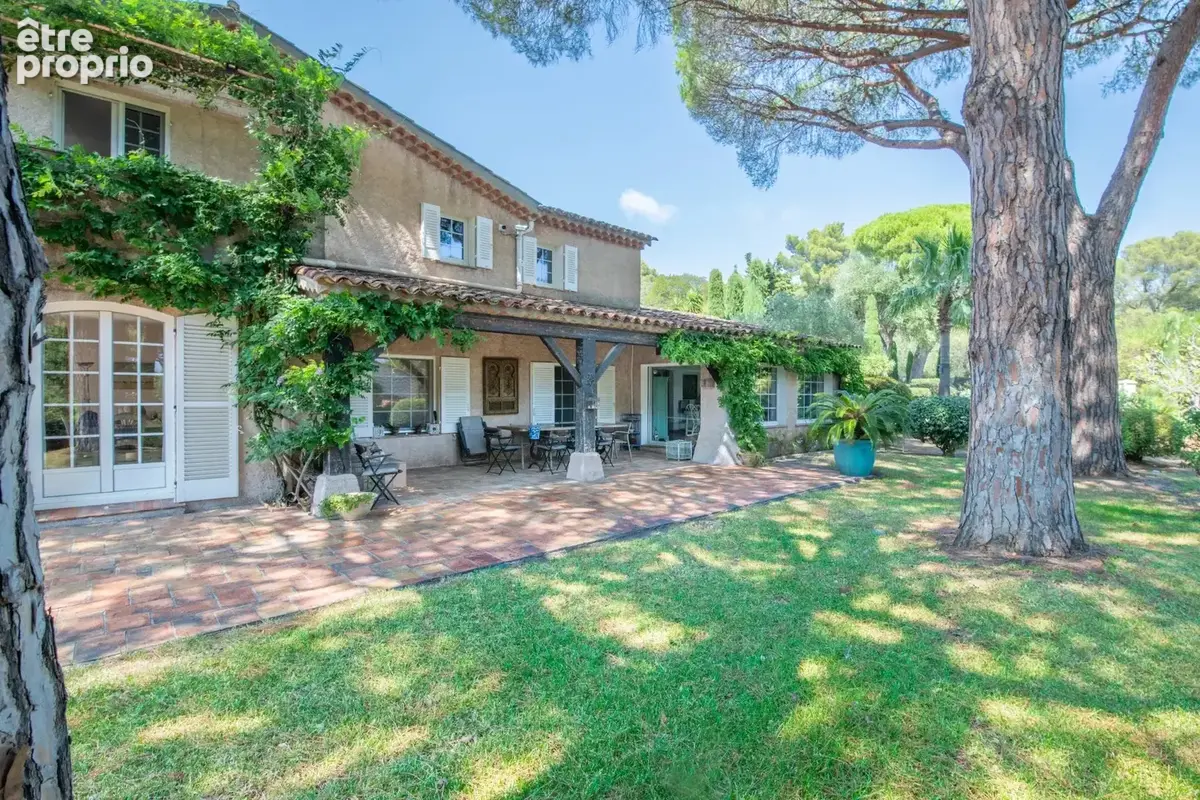 Mas de caractère de 1938 dans un domaine privé, parc de 6 450 m² à deux pas des plages - photo 4
