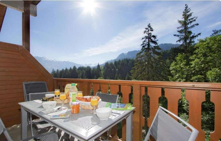 Appartement à MORILLON