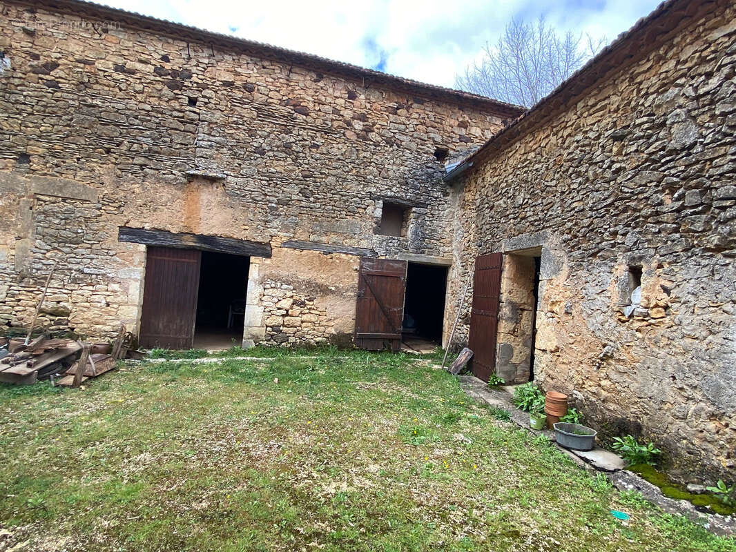 Maison à BLANQUEFORT-SUR-BRIOLANCE