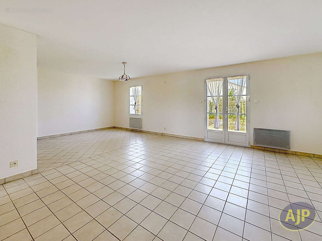 Maison à SALLERTAINE