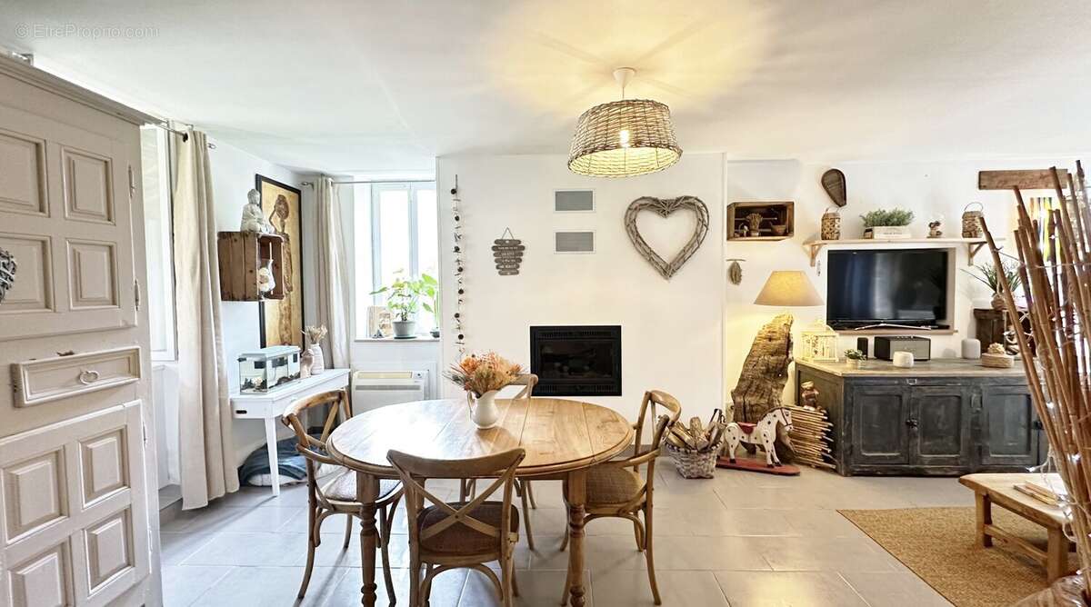 Maison bourgeoise du XVIIe siècle à vendre proche de Dax  Propriété de caractère avec dépendances, piscine et grand terrain - photo 9