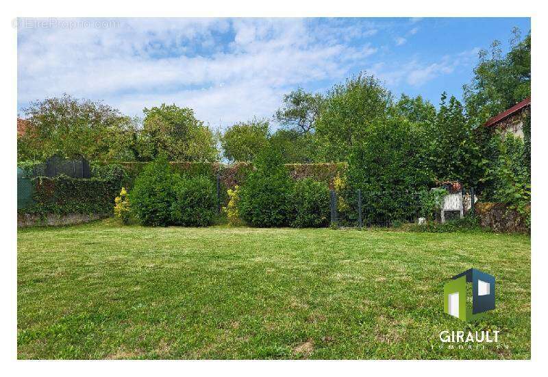 Maison à VIEUX-CHARMONT