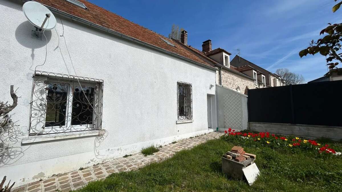 Maison à FONTENAILLES