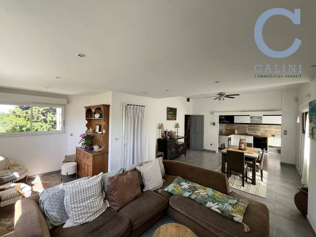 Maison à LA CALMETTE