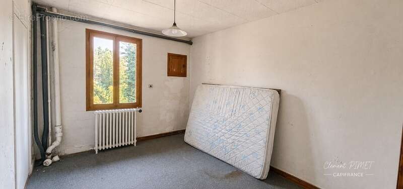 Propriété de 828m² sur 9045m² de terrain - Chorges - photo 14