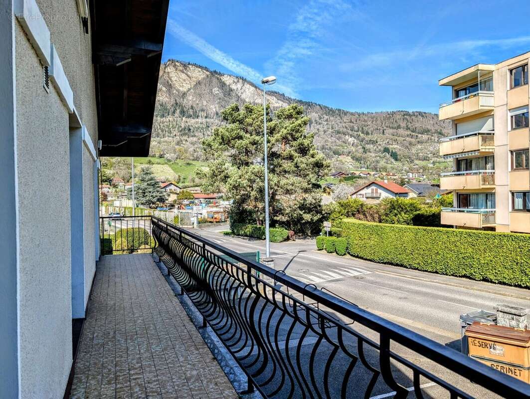 balcon T5 - Appartement à THYEZ