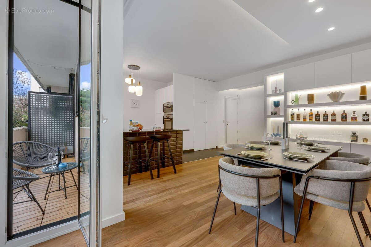Appartement à NEUILLY-SUR-SEINE
