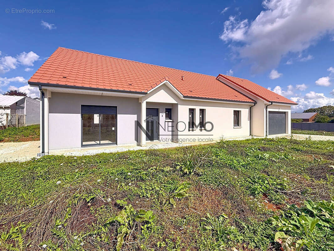 Maison à NEUFCHATEAU