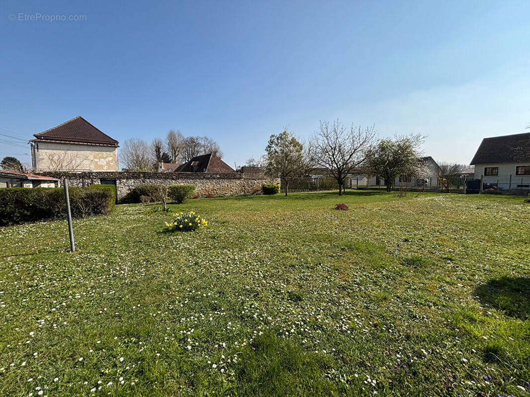 Terrain à PONT-SAINTE-MAXENCE