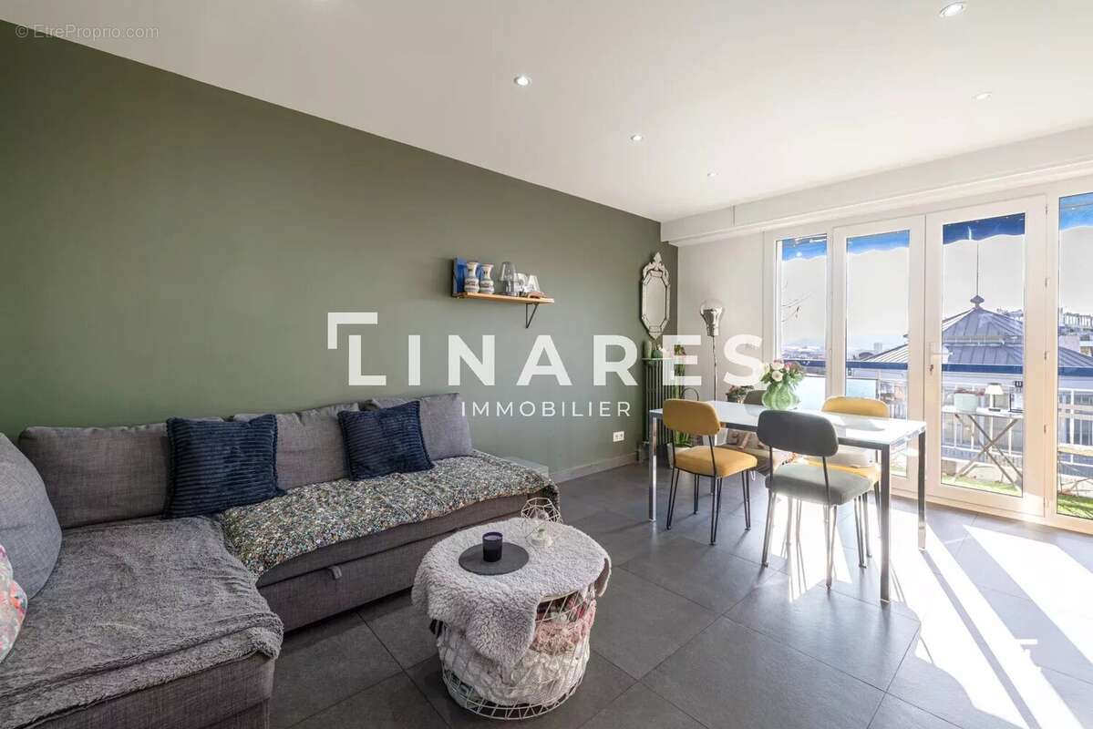 Appartement à MARSEILLE-4E