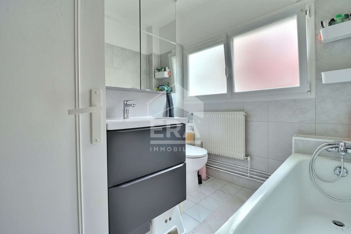 Appartement à L'ILE-SAINT-DENIS