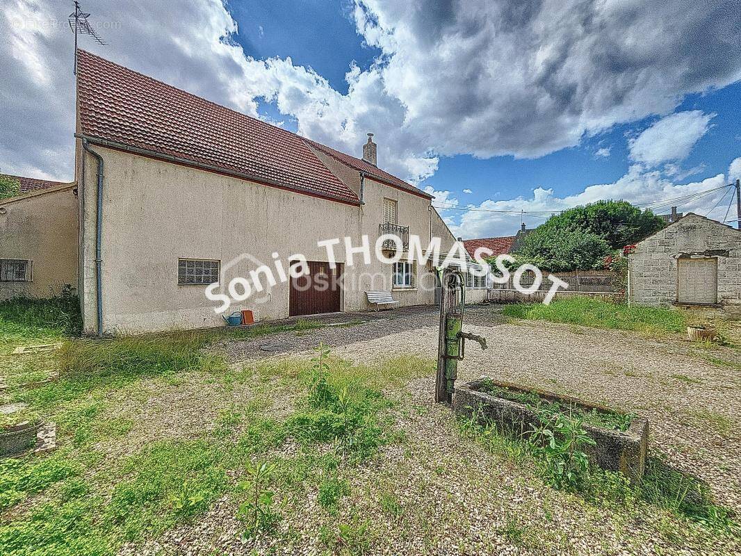 Maison à SAINT-USAGE