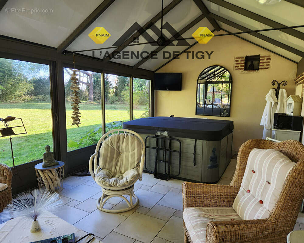 Maison à NEUVY-EN-SULLIAS