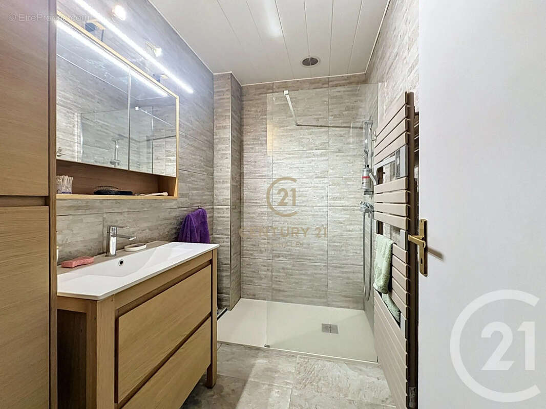 Appartement à LYON-8E