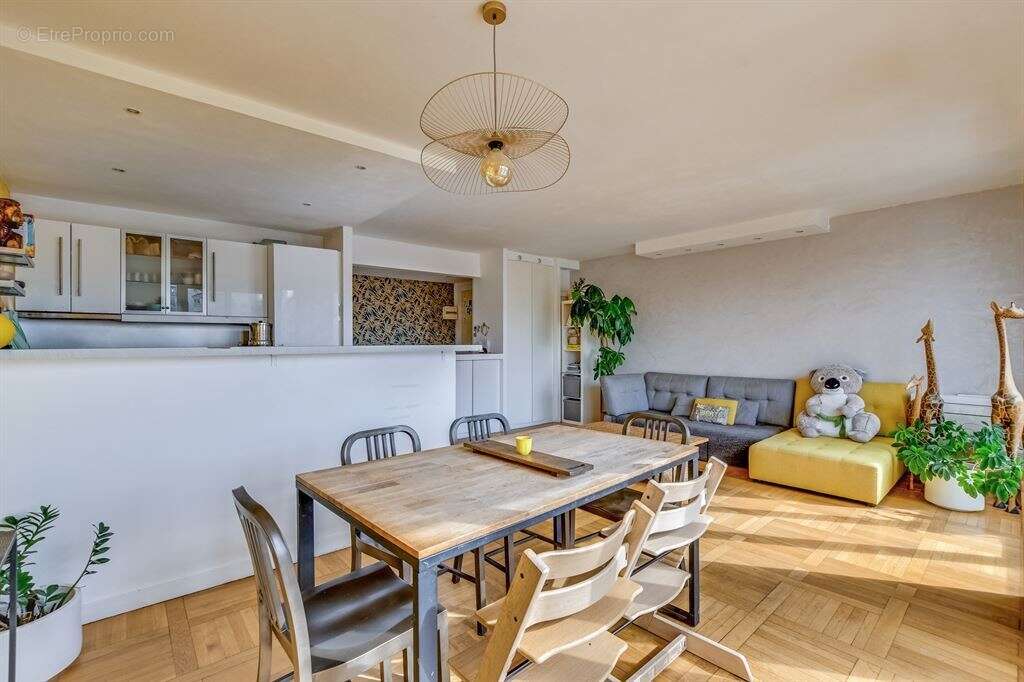 Appartement à PARIS-20E