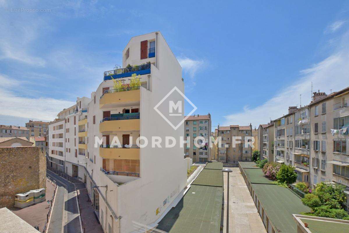 Appartement à MARSEILLE-5E
