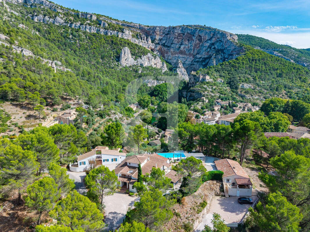 Maison à L'ISLE-SUR-LA-SORGUE