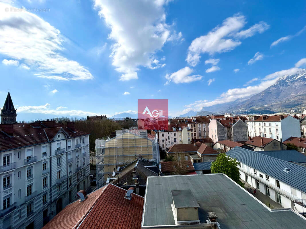 GRENOBLE - T2 de 56m2 au dernier étage avec ascenseur - photo 10