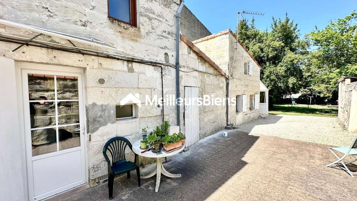Appartement à SAINTES