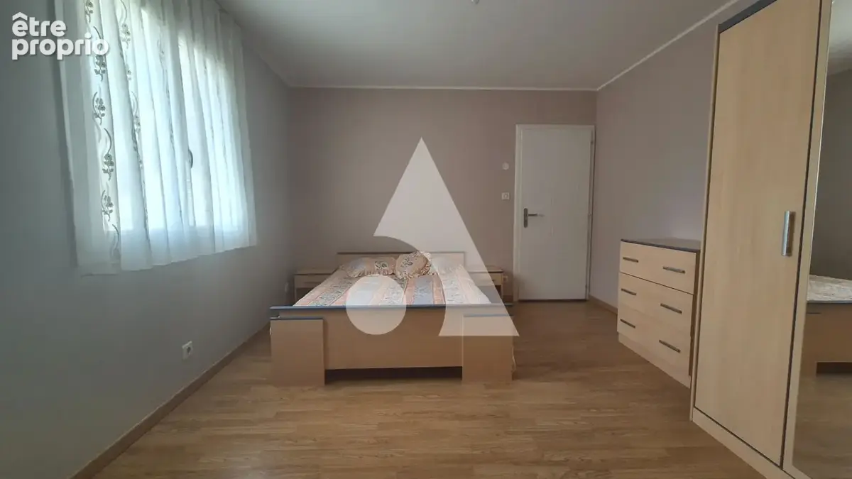 Maison Neufchâteau  5 chambres année 2010 - photo 10