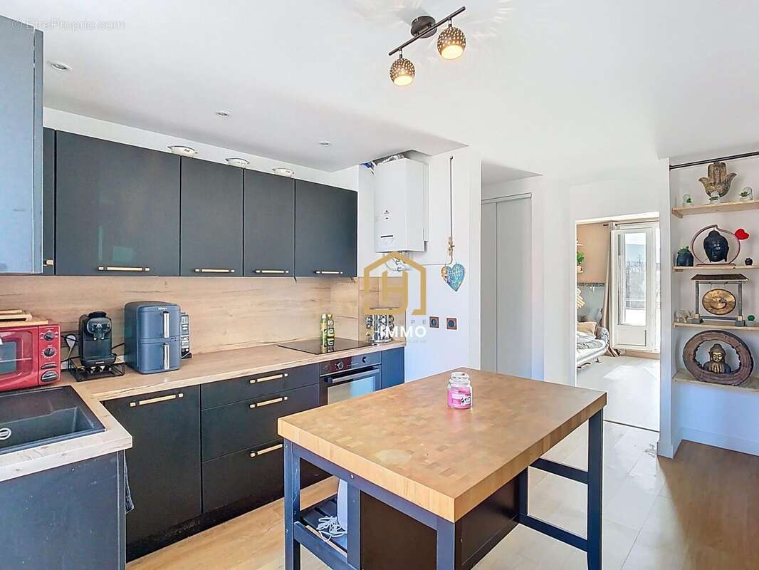 Appartement à SAINT-MARTIN-D'HERES
