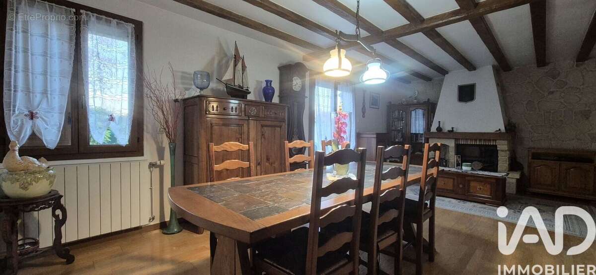 Photo 2 - Maison à SAVIGNY-LE-TEMPLE