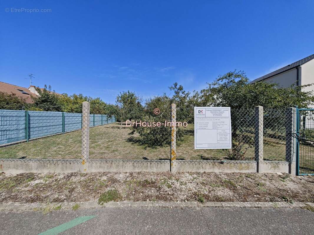 Terrain à SAINT-JEAN-LE-BLANC