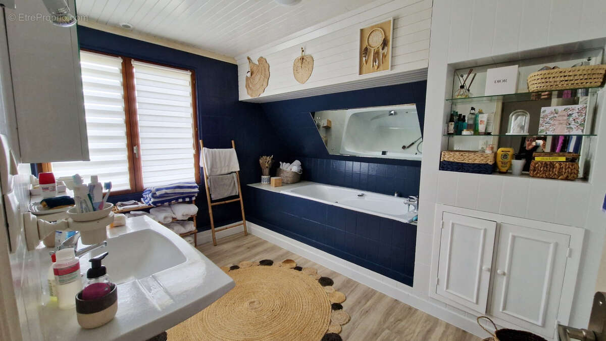 Maison à SAINT-NICOLAS-D'ALIERMONT