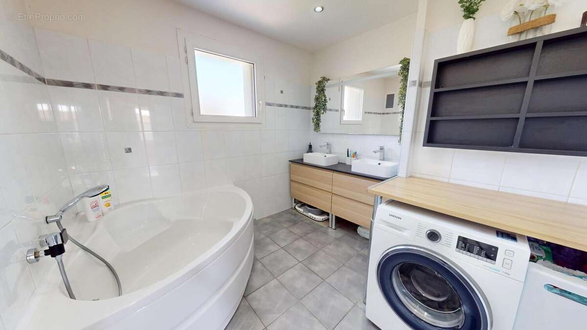 Photo 8 - Maison à L'ISLE-D'ABEAU