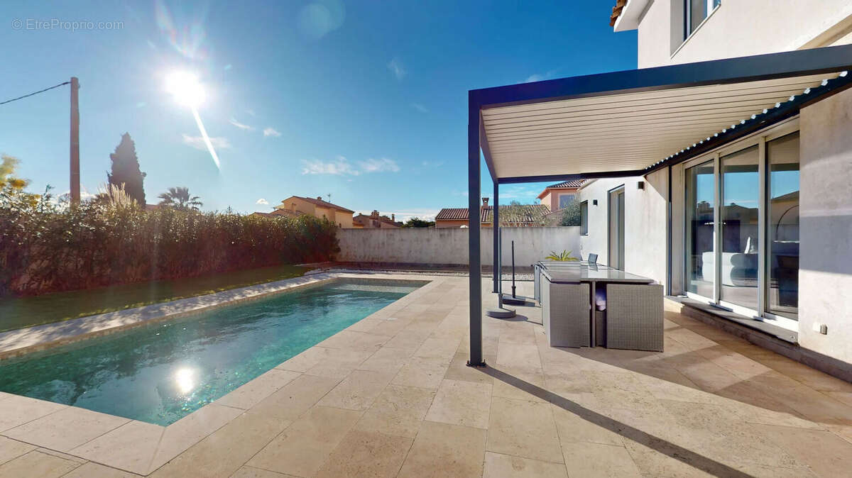 Maison à PUGET-SUR-ARGENS