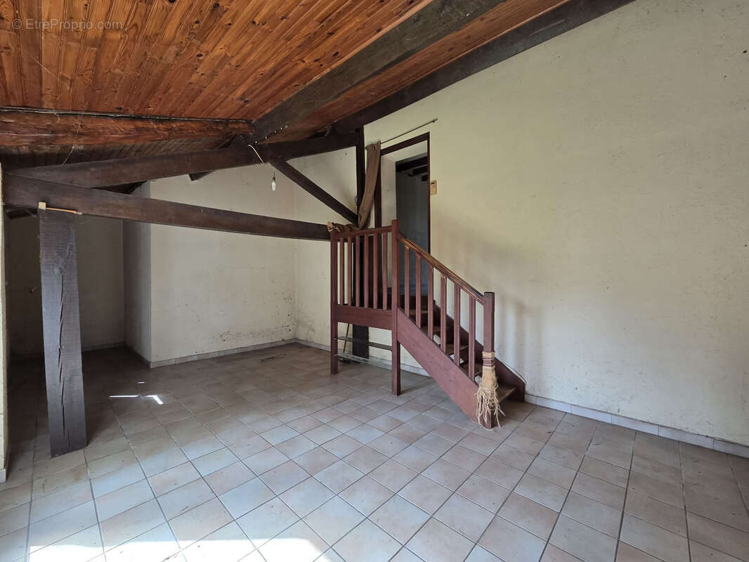 Maison à ISSERPENT