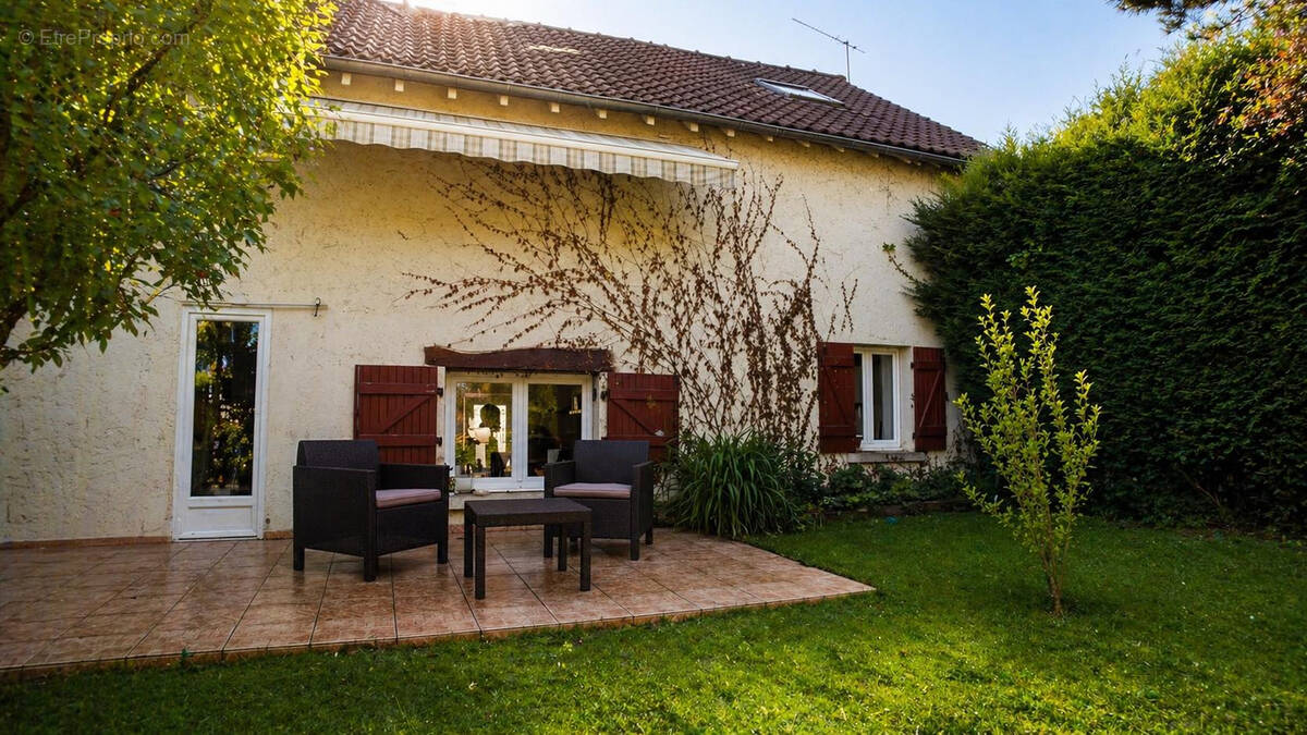 Maison à MEZIERES-SUR-SEINE