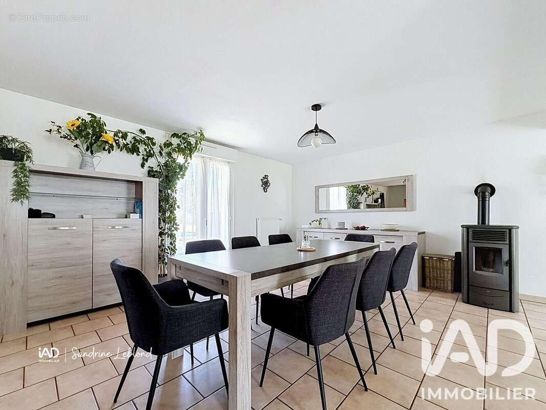 Maison 118 m² à Garnay  - photo 2