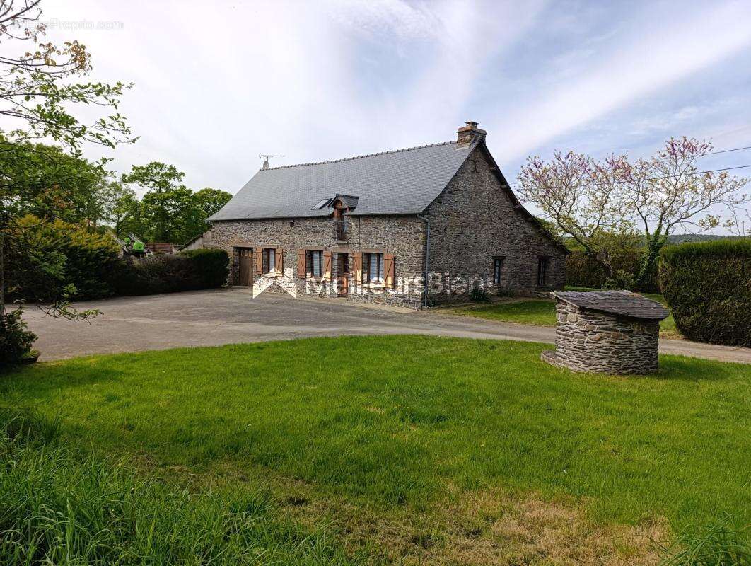 Maison à LA CHAPELLE-BOUEXIC
