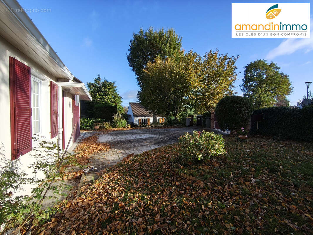 Maison à VERT-SAINT-DENIS