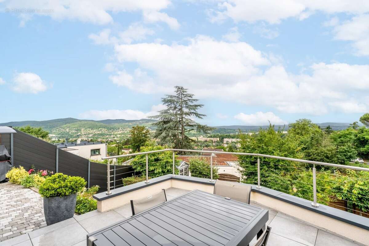 Maison à MONTANAY