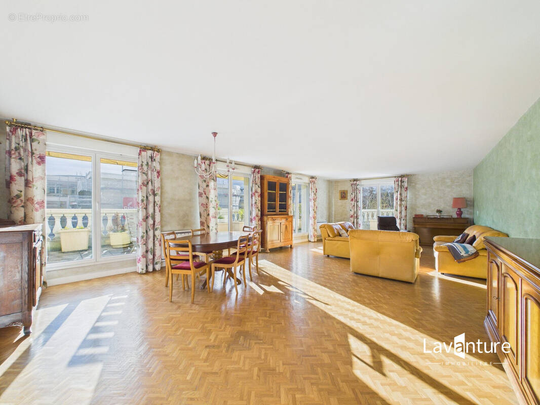 Appartement à LE PLESSIS-ROBINSON